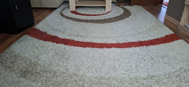 Vand 2 covoare 2x2,9 m, Super shaggy design, pret 70 si 120 lei