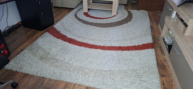 Vand 2 covoare 2x2,9 m, Super shaggy design, pret 70 si 120 lei